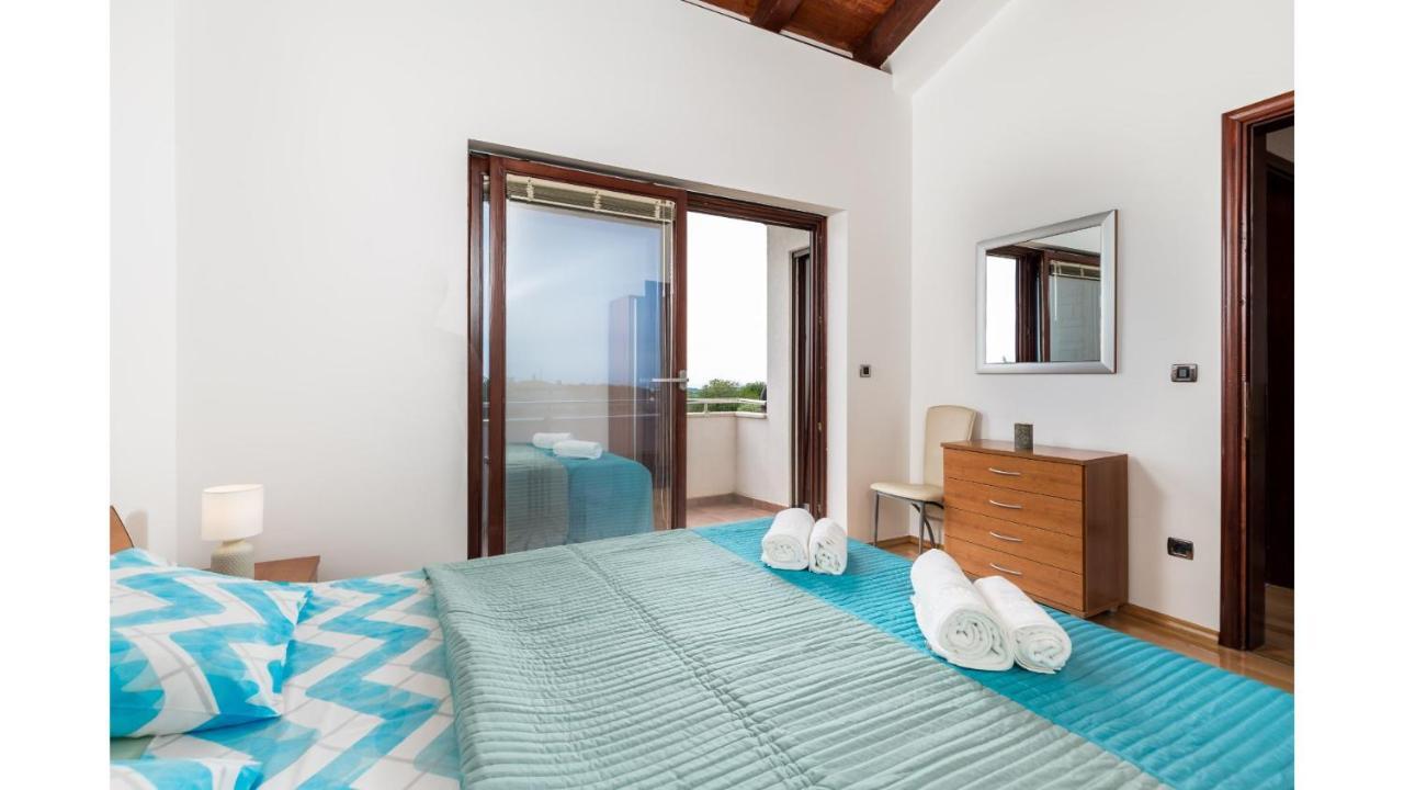 Holiday Home Bellavista Tar-Vabriga Bagian luar foto